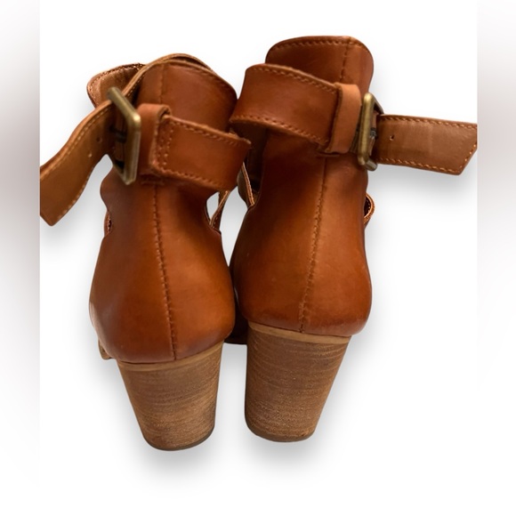 REBA Shoe boots ko size 6.5 - Picture 7 of 8